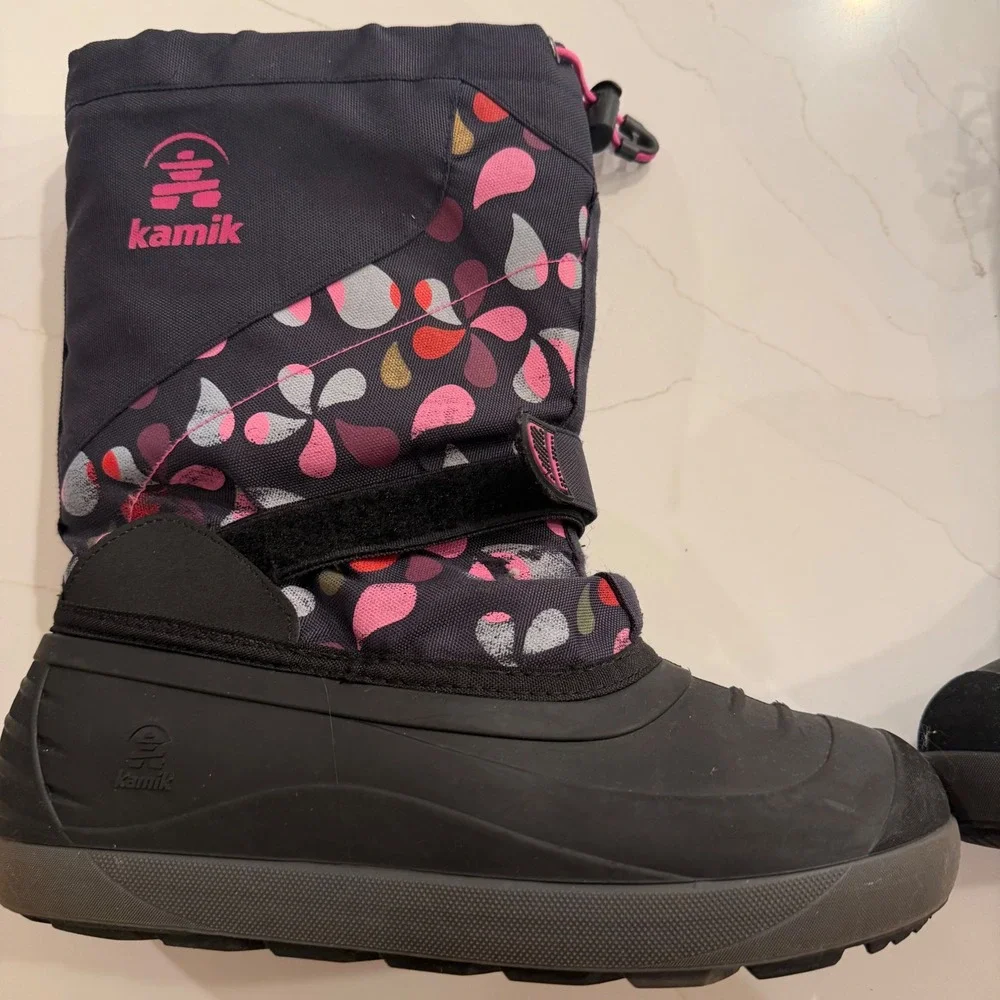 Kamik Girls Black Pink Floral Waterproof Insulated Winter Snow Boots‎ Size 7
